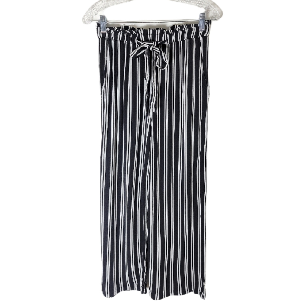 Xhilaration women's small black white striped paperbag high Rise wide leg pants
